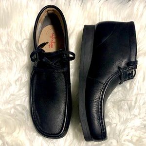 Men’s brand new, black leather Clarks boots, size 12